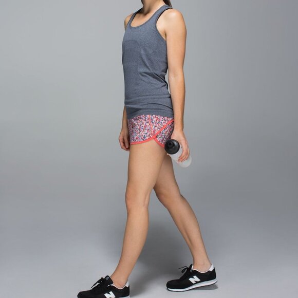 Lululemon Run: Speed Short *4-way Stretch Prism Petal Multi Atomic Red sz 10 - Picture 3 of 12